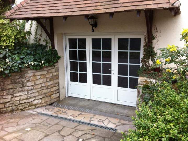 Portes battantes aluminium Bourgogne-Franche-Comté