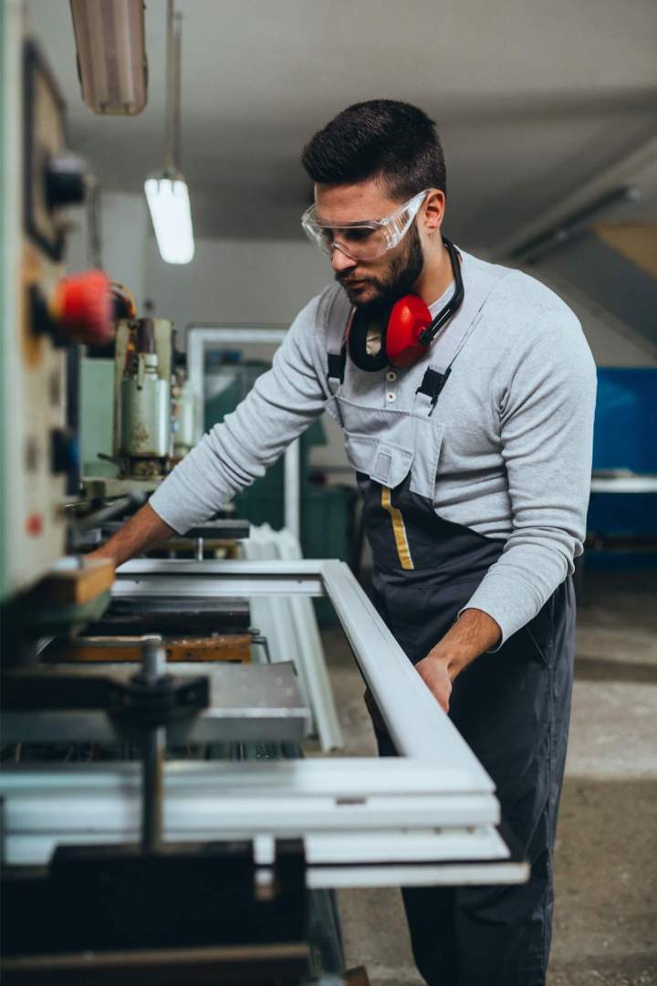 Fabricant de fenêtres sur mesure performantes et esthétiques en Bourgogne-Franche-Comté